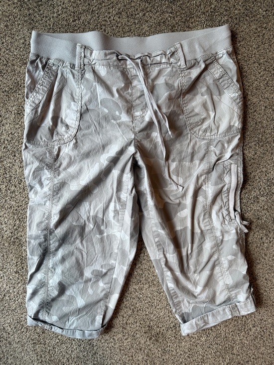 Khakis & Co Pants - Khakis & Company | Neutral Camo Roll-Up Cargo Capri Pants
